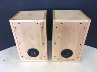 Altavoces de madera
