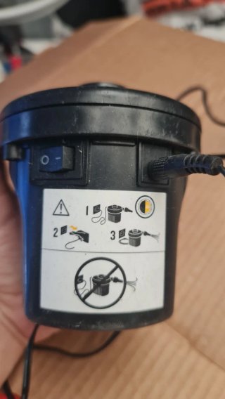 Bomba de aire eléctrica Quechua