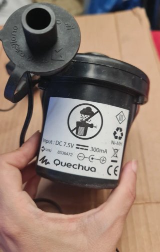 Bomba de aire eléctrica Quechua
