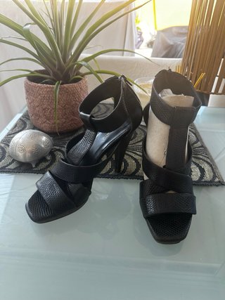 Sandalia tacón Gloria Ortiz piel marrón 11cm
