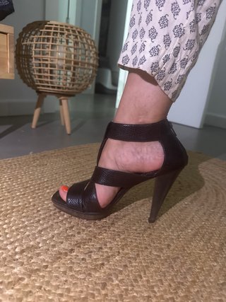 Sandalia tacón Gloria Ortiz piel marrón 11cm