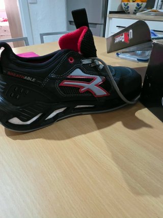 Botas U-Power Negras y Rojas
