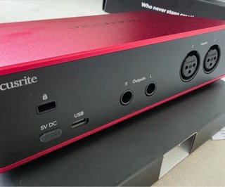 Focusrite Scarlett 2i2 4th Gen