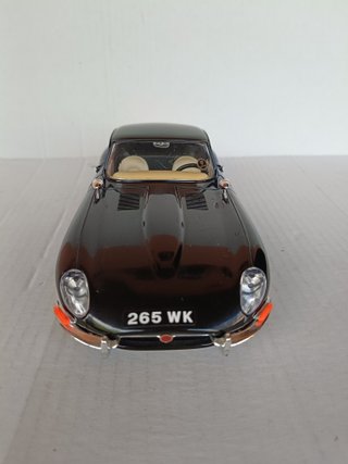 1/18 MODELLO JAGUAR E TYPE COUPE DIABOLIK