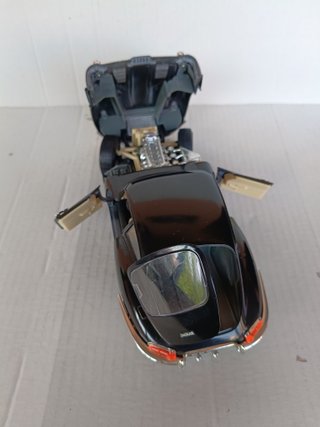 1/18 MODELLO JAGUAR E TYPE COUPE DIABOLIK