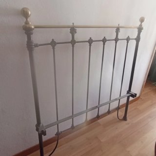 Due letti in ferro battuto da restaurare 1.30