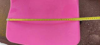 Silla de oficina rosa con ruedas