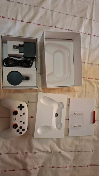Chromecast Ultra 4K + Mando Stadia Bluetooth