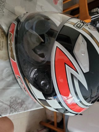 Casco de moto RXA negro y blanco