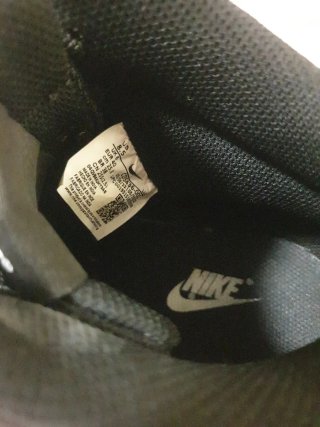 Zapatillas Nike Negras y Blancas