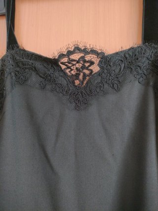 Tuta elegante nera con pizzo