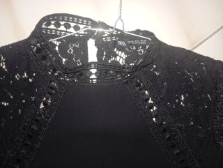 Vestido negro con encaje