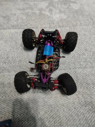 Camioneta RC Mad Truck