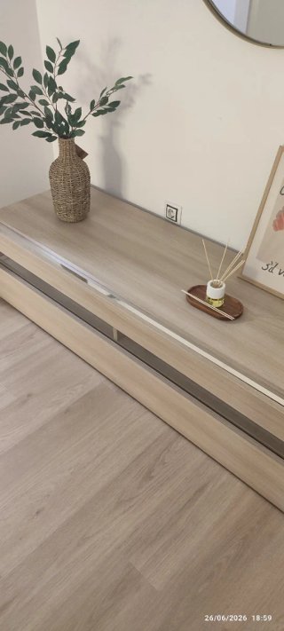 Mueble TV roble claro con almacenamiento