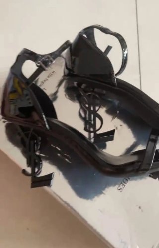 Zapatos de tacón negros