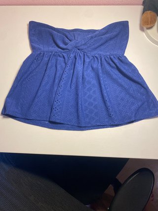 Blusa azul sin tirantes