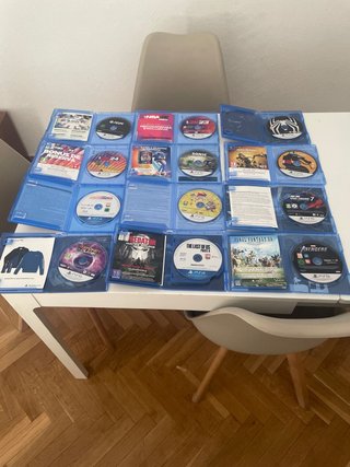 PS5 + Mando + Cascos + 12 Juegos