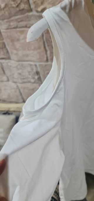 Camiseta M Hombros Descubiertos.