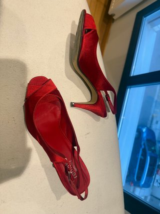 Zapatos de tacón rojos Renata Martinez