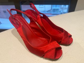 Zapatos de tacón rojos Renata Martinez