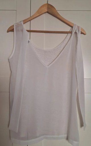 Top lino blanco con hilo dorado y lazo espalda