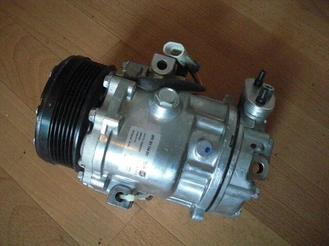 COMPRESOR AIRE OPEL insignia VIVARO ZAFIRA ASTRA