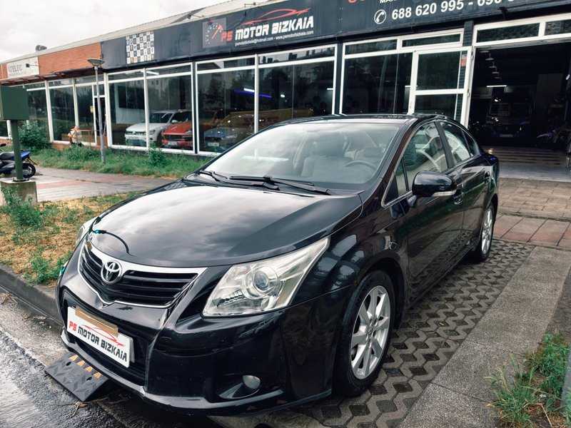Toyota Avensis 2.0 D-4D Advance - foto 1