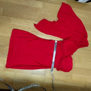 Vestido Rojo sexy corp out, una manga  vaporosa