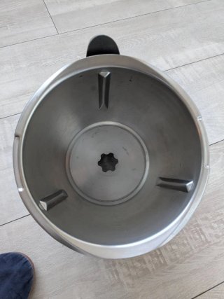 Thermomix TM5 con accesorios (averiada)