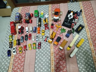 Lotto: camion, auto, moto, aerei, trattori 50 pezz