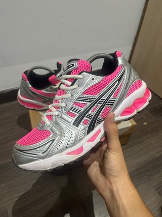 Asics Kayano rosas y plateadas