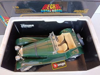 1/18 MODELLO JAGUAR SS 100 DEL 1937 GREEN BURAGO