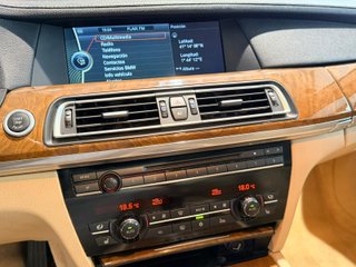 BMW 740I (326 CV)