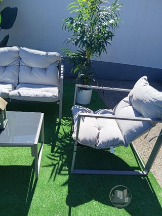 ¡CHOLLO TERRAZA! Conjunto (Sofá + Mesa + 2 Sillas)