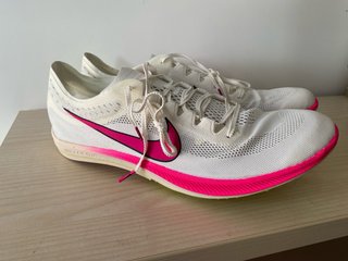 Zapatillas Nike Running Blancas y Fucsia