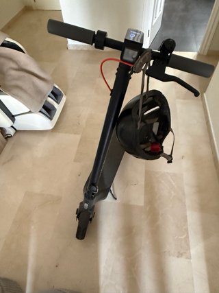 Patinete eléctrico negro