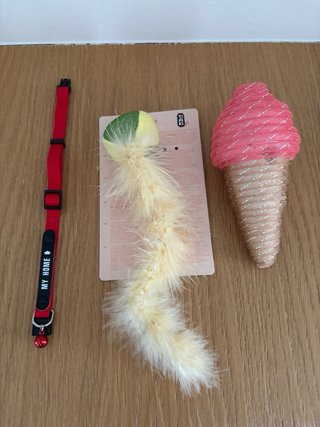 Collare Trixie + Gioco Gelato TIAKI + Gioco Piume