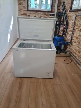 Congelador Hisense 2 años