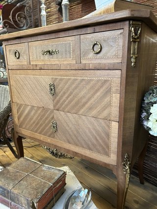 Cómoda antigua