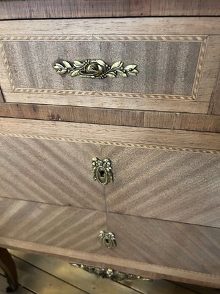 Cómoda antigua