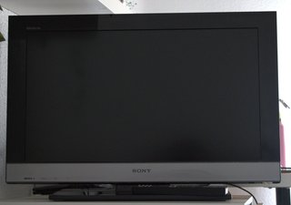 TV Sony Bravia + Mando + Fire TV Stick