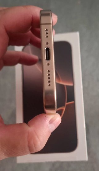 iPhone 16 Pro 128 GB Dorado