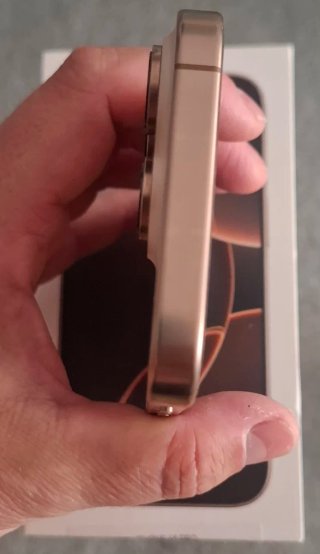 iPhone 16 Pro 128 GB Dorado