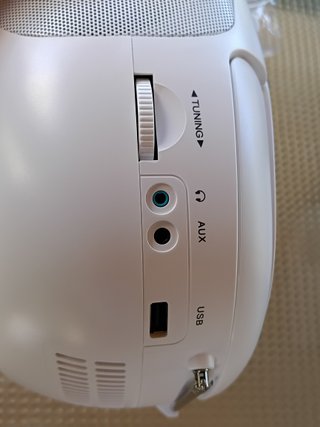 Radio CD portátil. SIN ESTRENAR