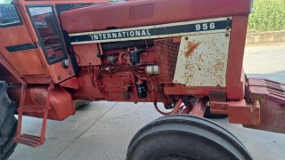 Tractor International 956