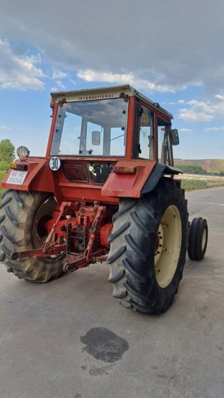 Tractor International 956