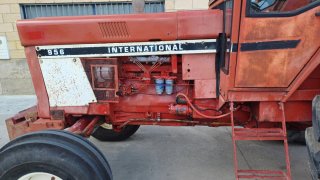 Tractor International 956
