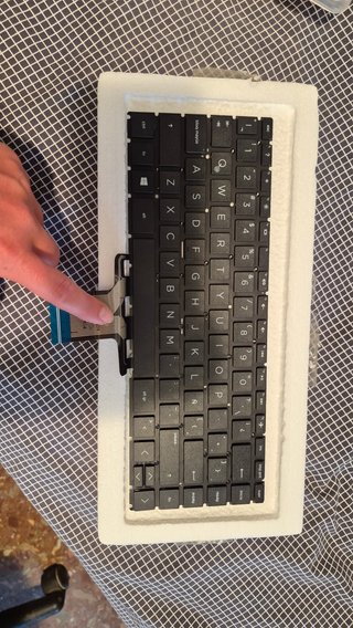 Teclado de ordenador portátil negro