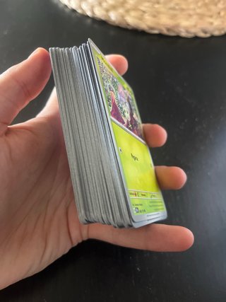 64 cartas Pokémon