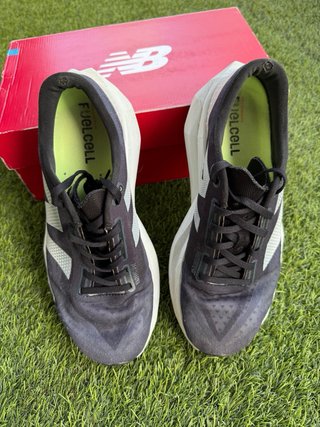 Zapatillas New Balance Rebel V4 Negras/Plata